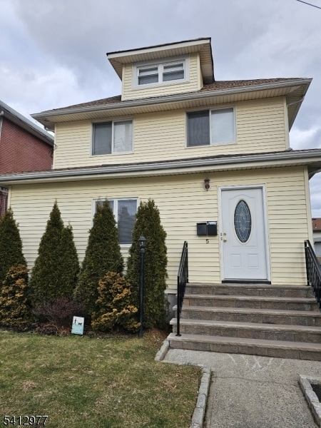 Building Photo - 5 Bay Ave Unit 2