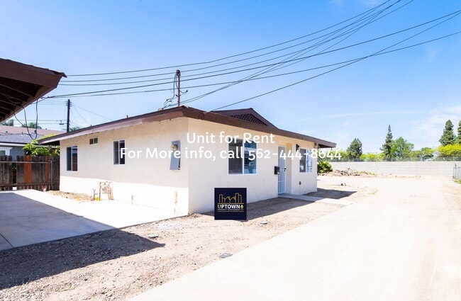 Photo - House - 2 Bedrooms + 1 Office / 1 Bathroom - Paramount