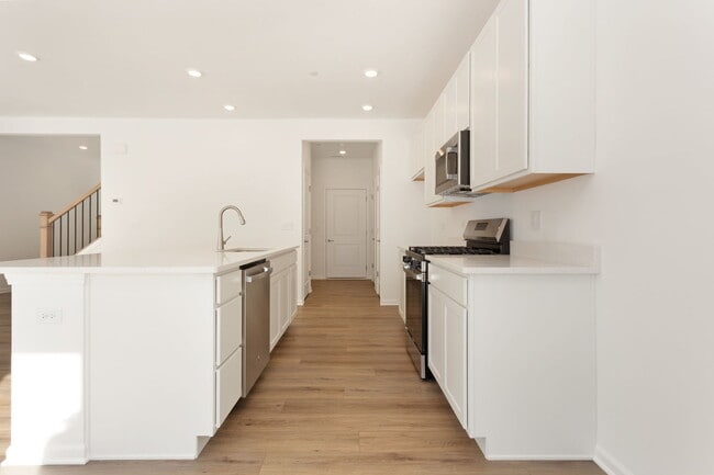 Photo - 12213 Dodwell St