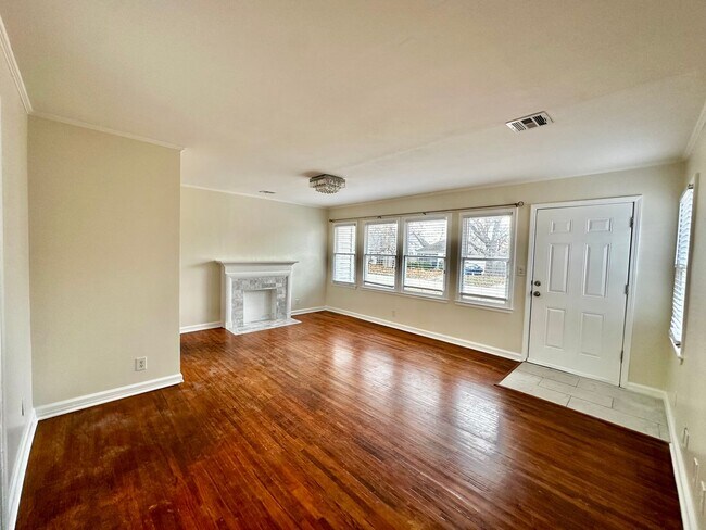 Photo - Adorable Midtown Home!