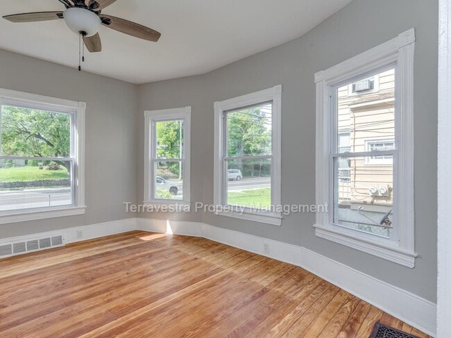 Photo - 116 W Main St Unidad 1