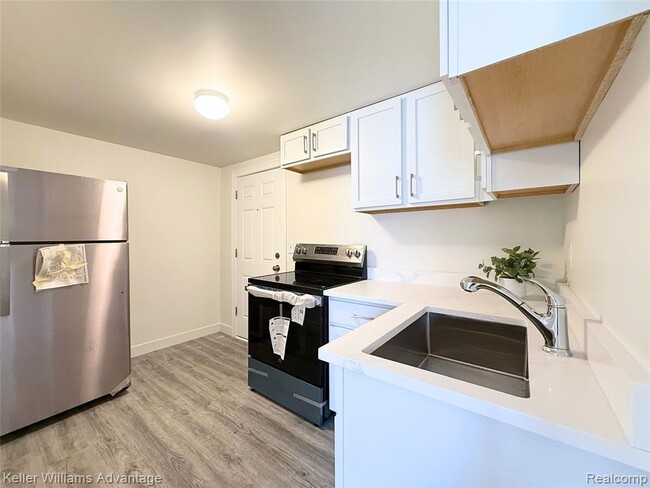 Photo - 29222 Grand River Ave Unit 5