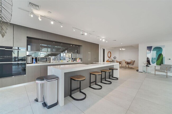 Photo - 851 NE 1st Ave Unit 4612