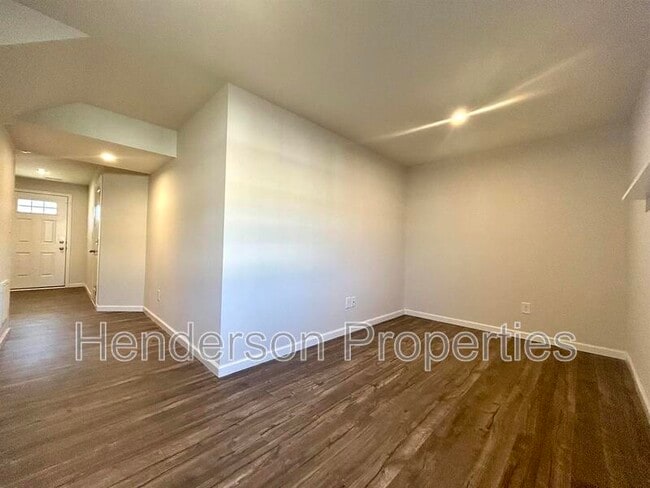 Photo - 724 Dillon Wy