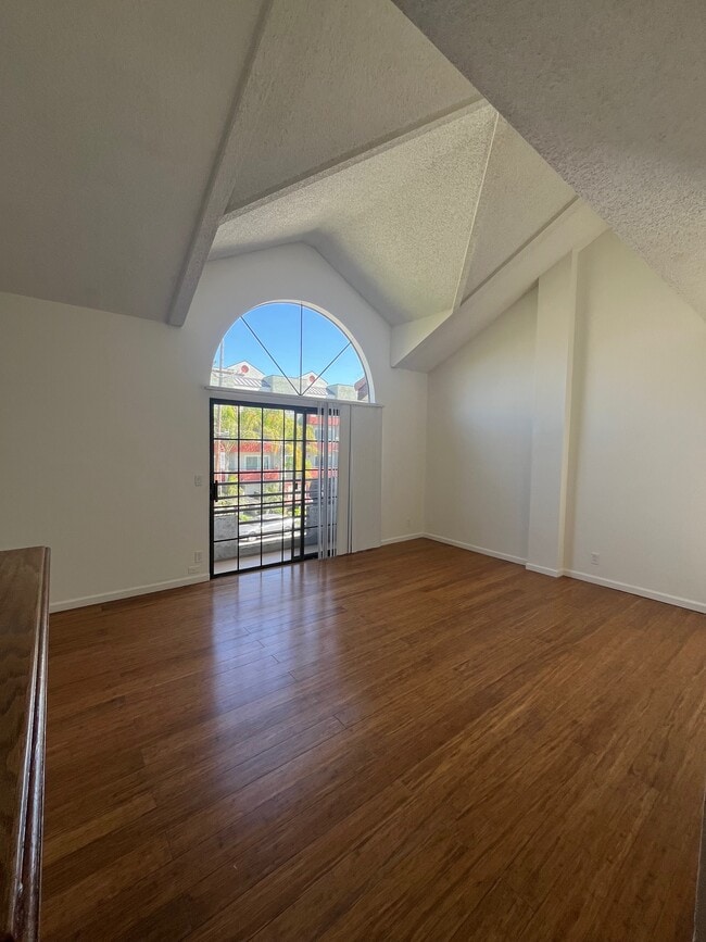 Photo - 11250 Morrison St Unit 204