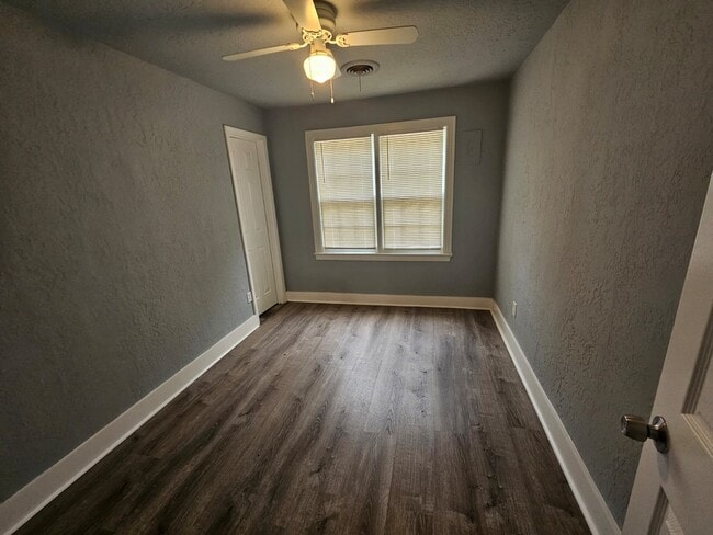 Photo - 2107 NW Baltimore Ave