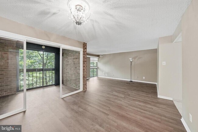 Photo - 1570 Moorings Dr Unidad 22B