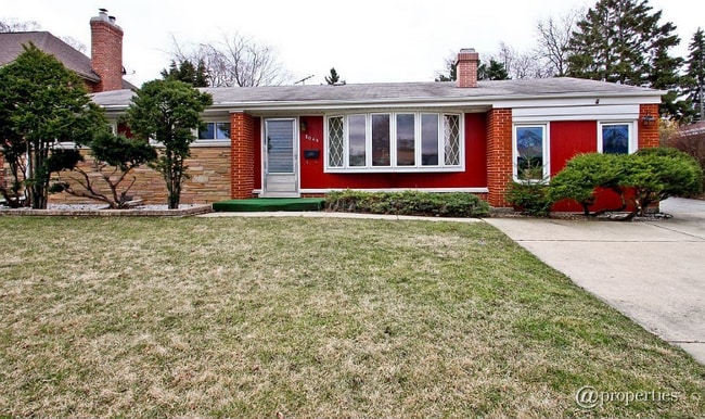 Building Photo - 8049 W Eastwood Ave