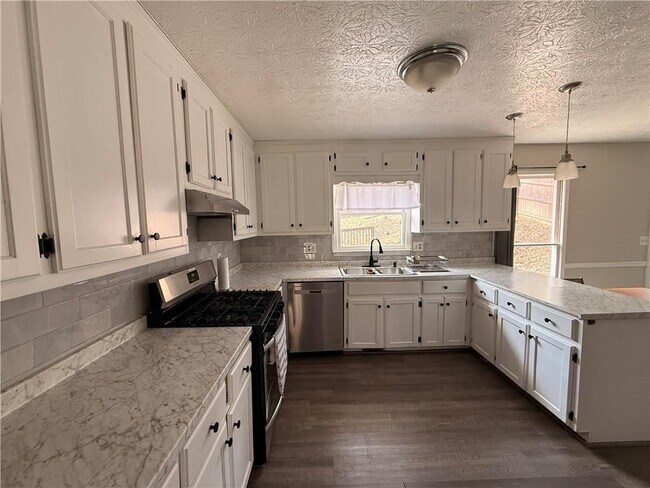 Photo - 1424 Shadowbrook Dr