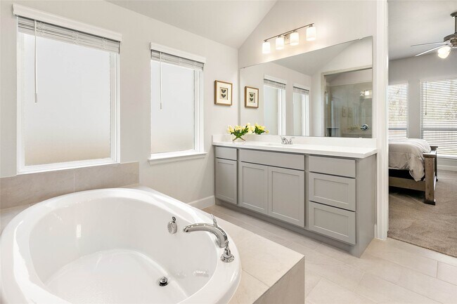 Photo - 508 Stella Beth Way