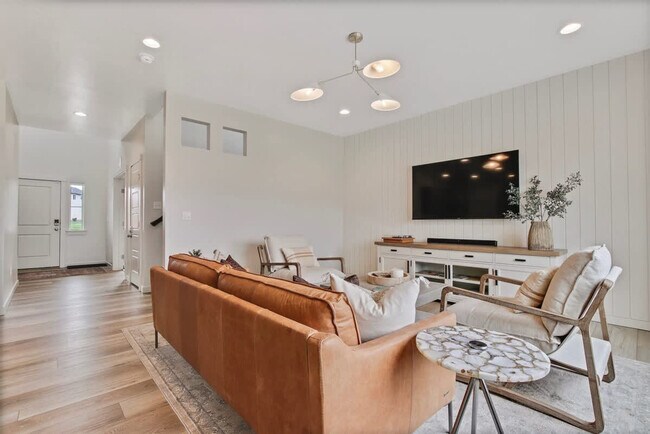 313 S Iceberg Lake Ave Unit SI ID1638228P