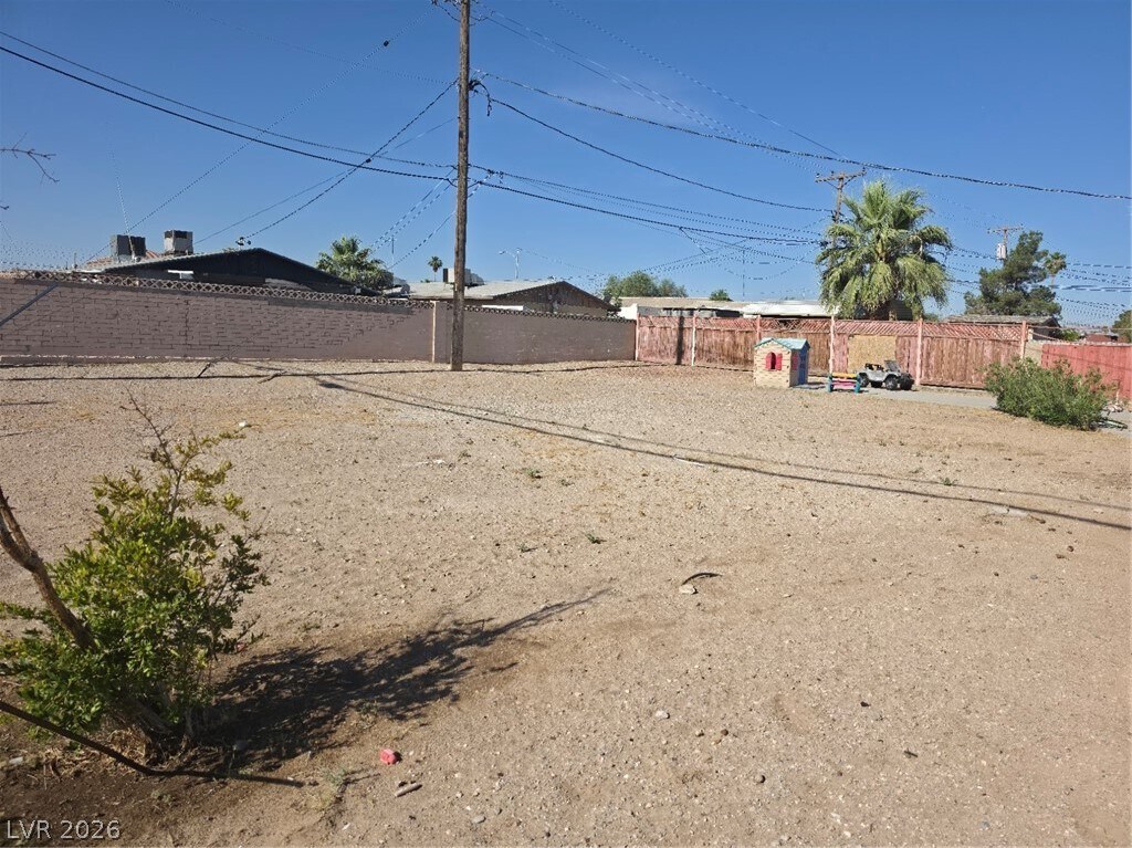 Photo - 1809 Putnam Ave