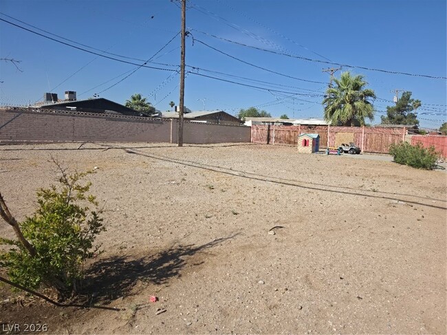 Photo - 1809 Putnam Ave