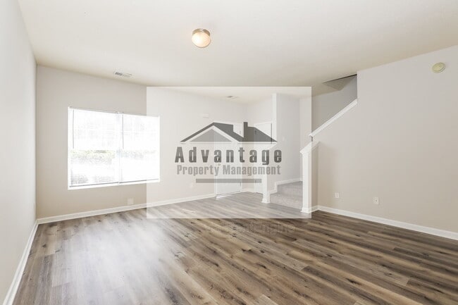 Photo - 107 Bagby Ct