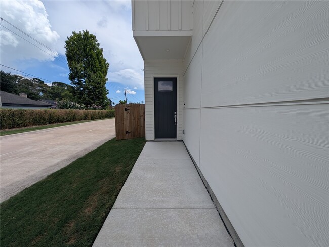 Photo - 4403 Abaco Ln