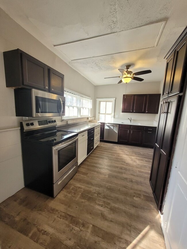 Building Photo - 55 N Church St Unit 1