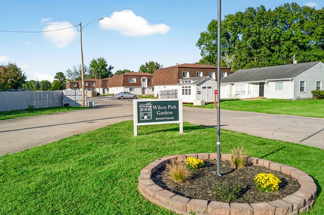 Photo - 2715 Center St