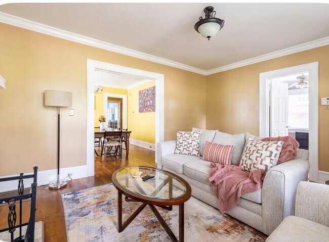 Photo - 426 Altoona Pl SW