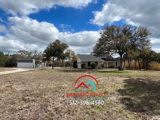 Photo - Country Living At It's Finest!