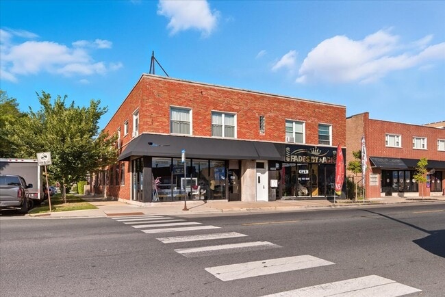 Building Photo - 3302 N Harlem Ave Unit 4