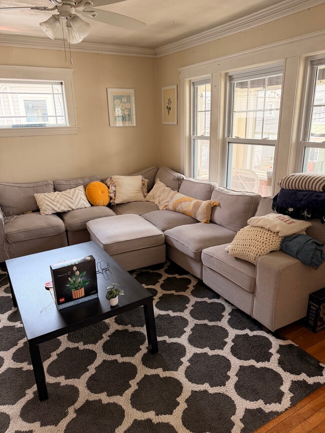 Living - 49 Sunset Rd Unit 49