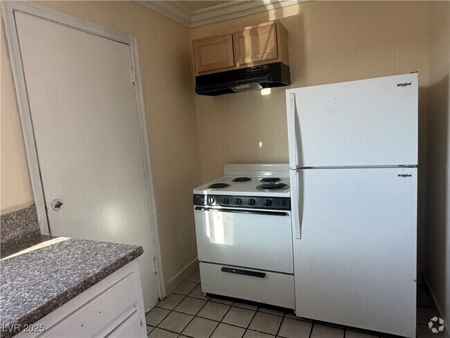 Building Photo - 379 N 15th St Rental