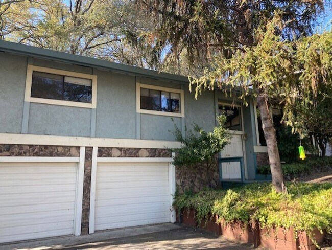 Photo - Golf Course home in Lake of the PInes