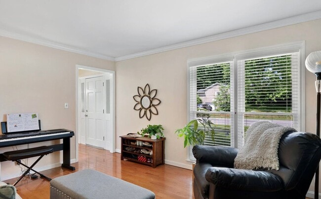 Photo - East Louisville -4 bed, 2.5 bath home - $3,500/month