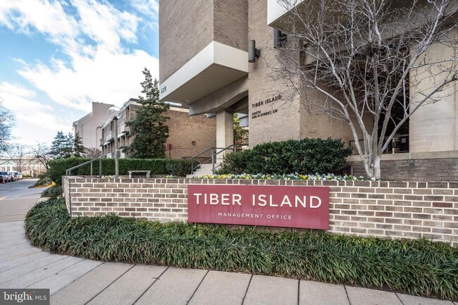 Photo - 429 N St SW Unit 705