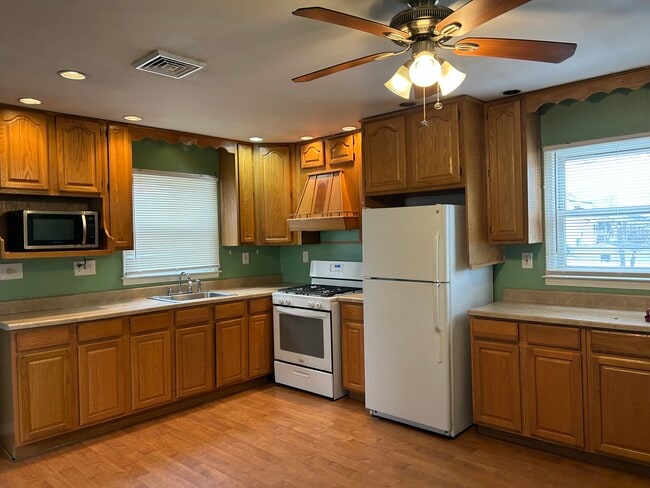 Photo - 702 Edmunds Ave