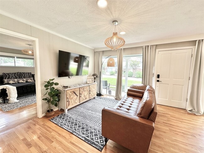 Photo - 19 Champions Colony W