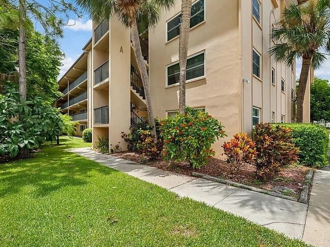 Photo - 2525 W Bay Dr Unidad A16