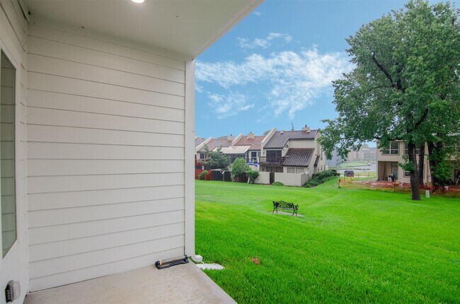 Photo - 12310 Glenview Dr