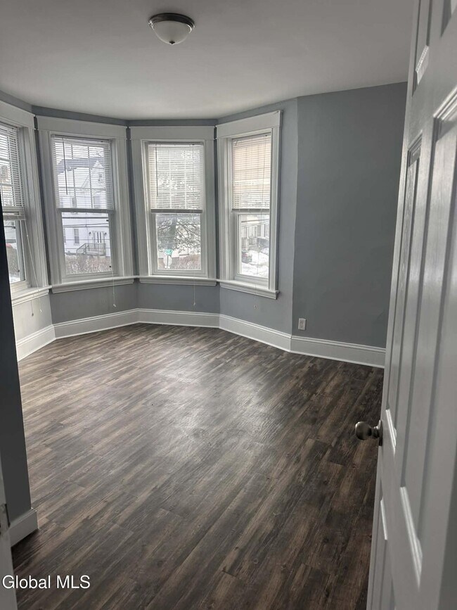 Photo - 1687 Avenue A