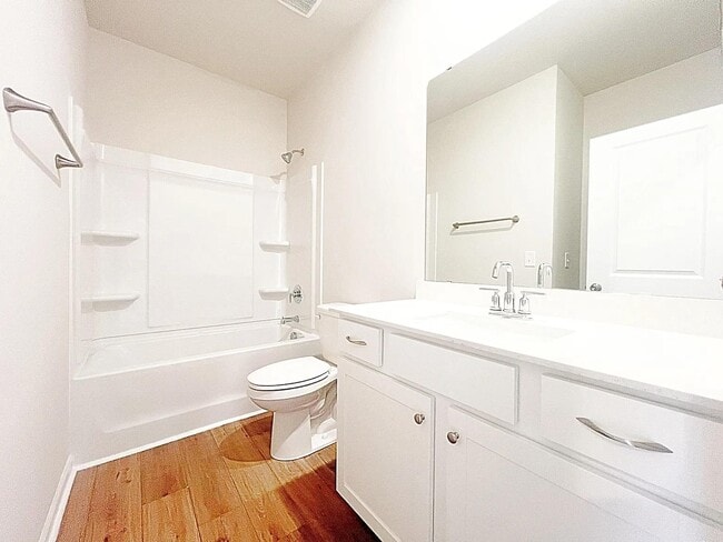 Photo - 5 Vine House Dr