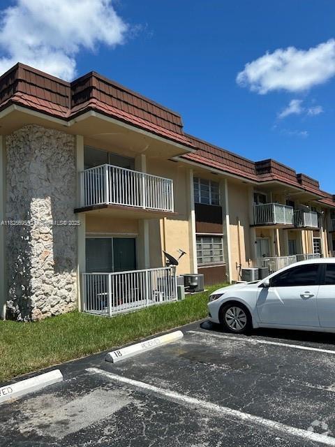 Building Photo - 5275 SW 77th Ct Unit 212H Rental