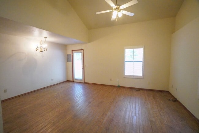 Photo - Spacious Duplex Near OU Campus