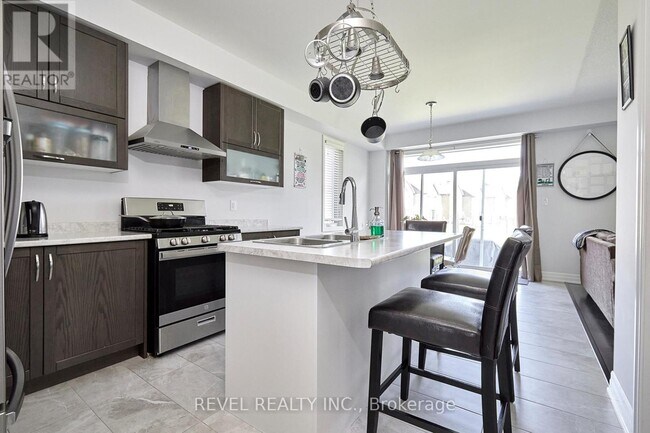 Photo - 33 Wood Crescent