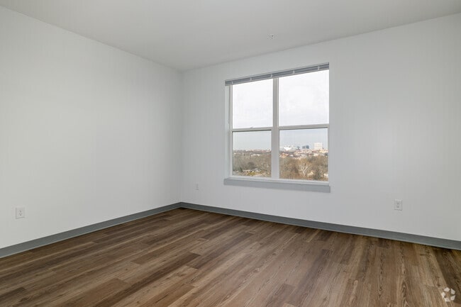 1BR, 1BA - 660SF - Living Room