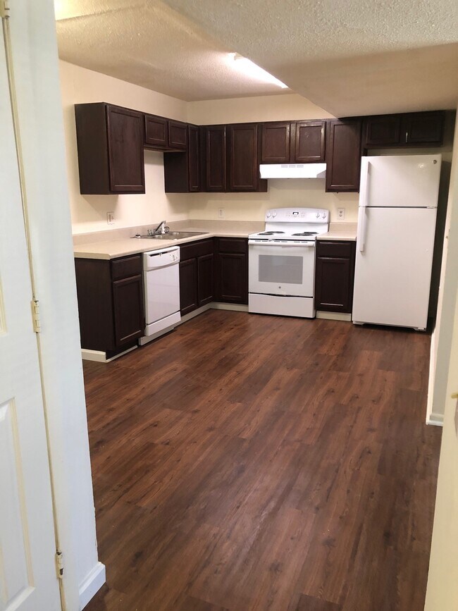 Photo - Lake Mist Apartments