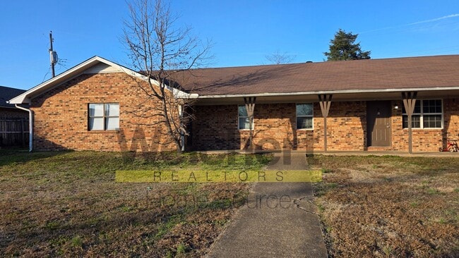 Building Photo - 3 bedroom, 2 bath apartment in Jonesboro Unit 1712-1