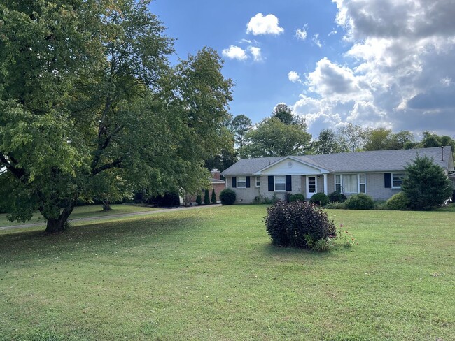 **WELL LOVED ONE LEVEL RANCH HOME WITH BEA... - **WELL LOVED ONE LEVEL RANCH HOME WITH BEA...