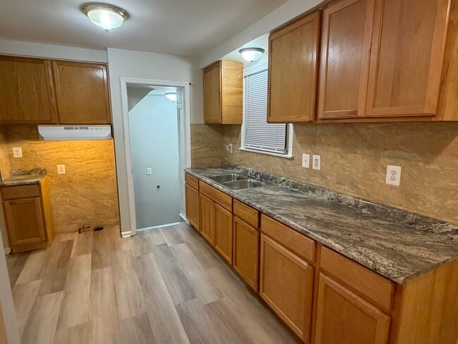 Photo - 21536 Panama St