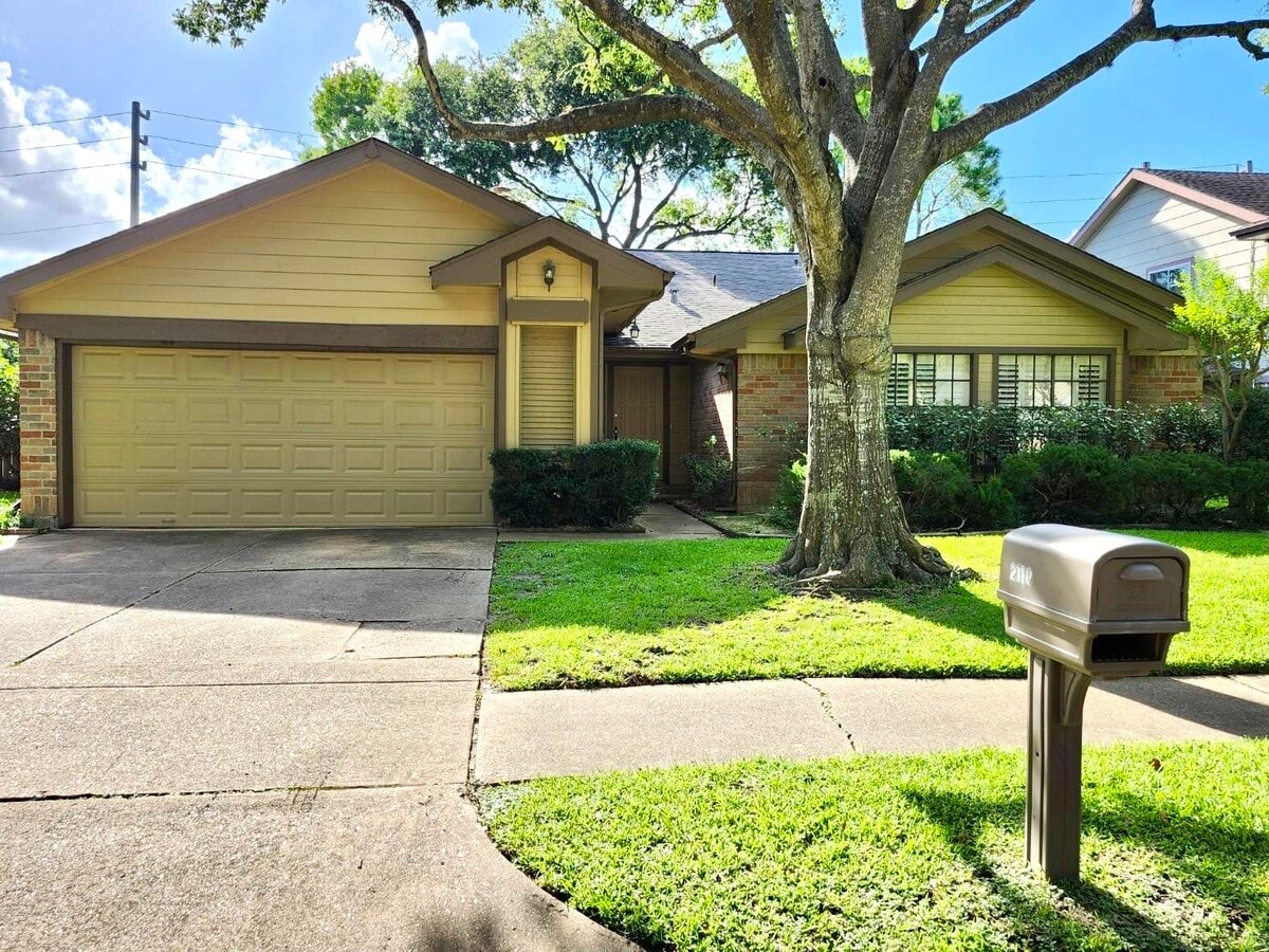 Photo - 2118 Hickory Lawn Dr