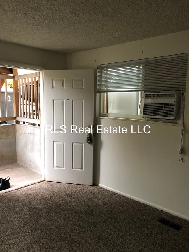 Photo - 8668 S 1500 E Unit 8668 S Altair Drive