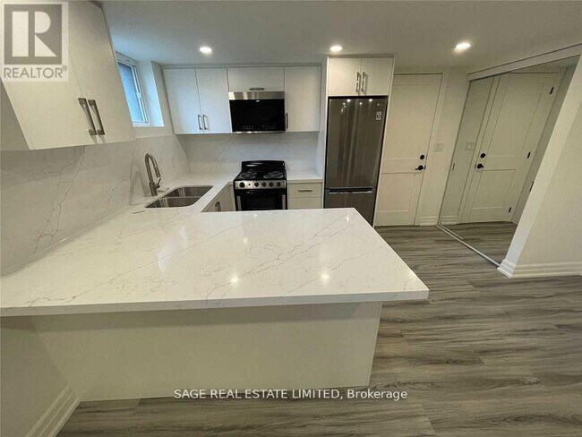 Photo - 1084 Avenue Rd