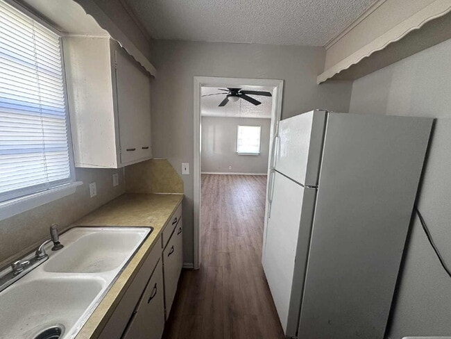 Photo - 1-Bedroom Duplex in Tulsa! Unit Apt A