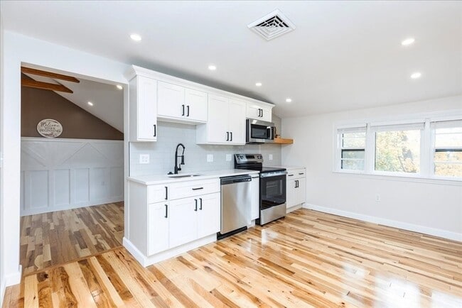 Photo - 39 Trask St Unit 2