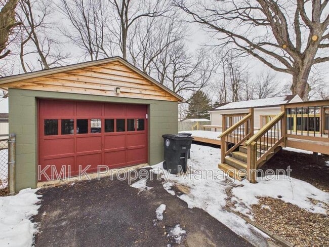 Photo - 1238 Sawyer Ave