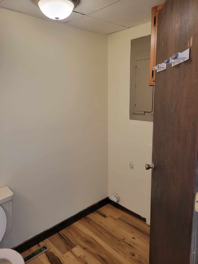 Photo - 3 bedroom 1.5 bathroom townhouse for rent